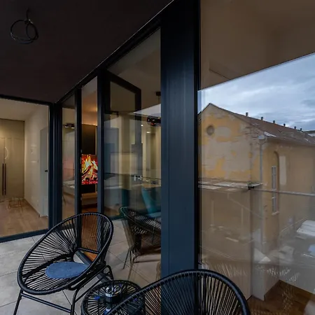 Timonova V Centre Mesta 아파트 *